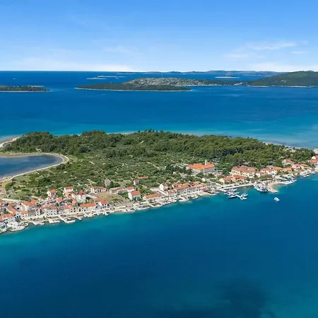 Lovely Apartment In Brodarica With Wifi Διαμέρισμα *