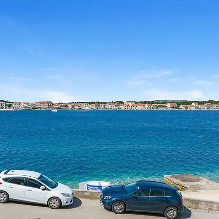Lovely Apartment In Brodarica With Wifi Διαμέρισμα *