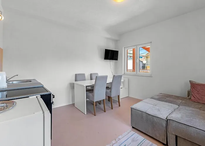 Stunning In * Brodarica (Sibenik-Knin)